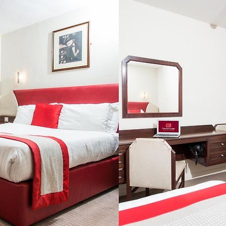 Peartree Lodge Waterside Milton Keynes Extérieur photo