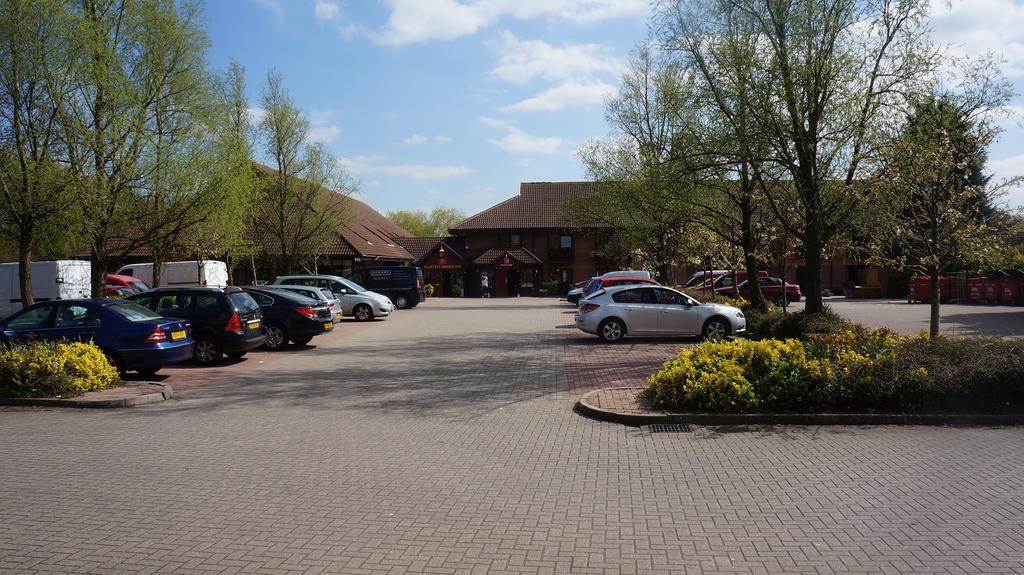 Peartree Lodge Waterside Milton Keynes Extérieur photo