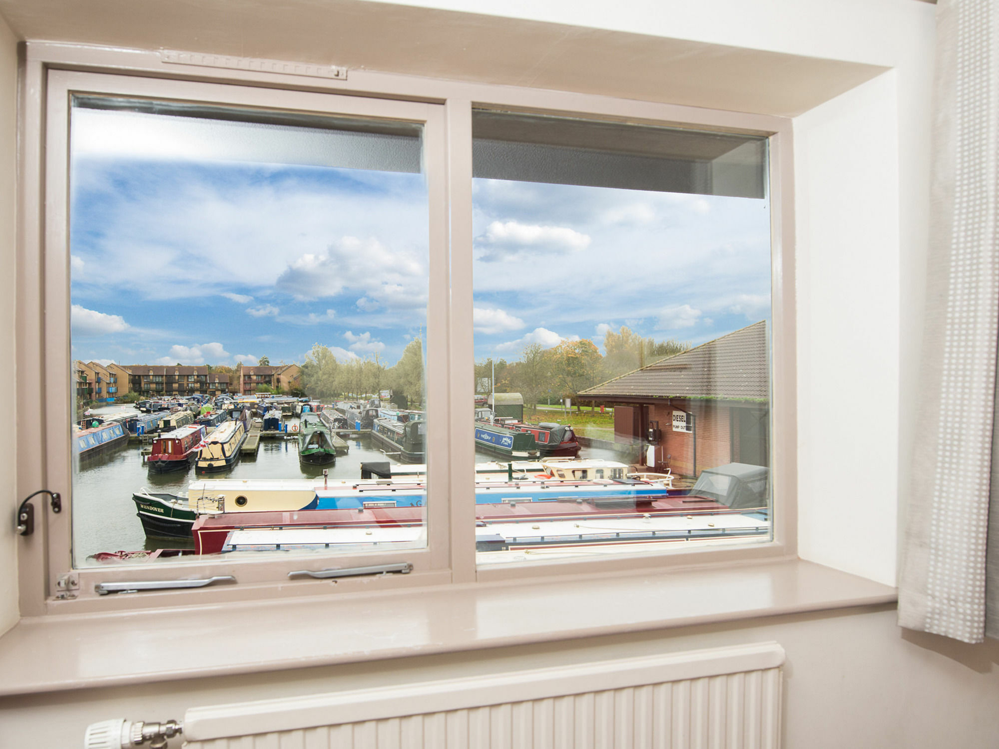 Peartree Lodge Waterside Milton Keynes Extérieur photo